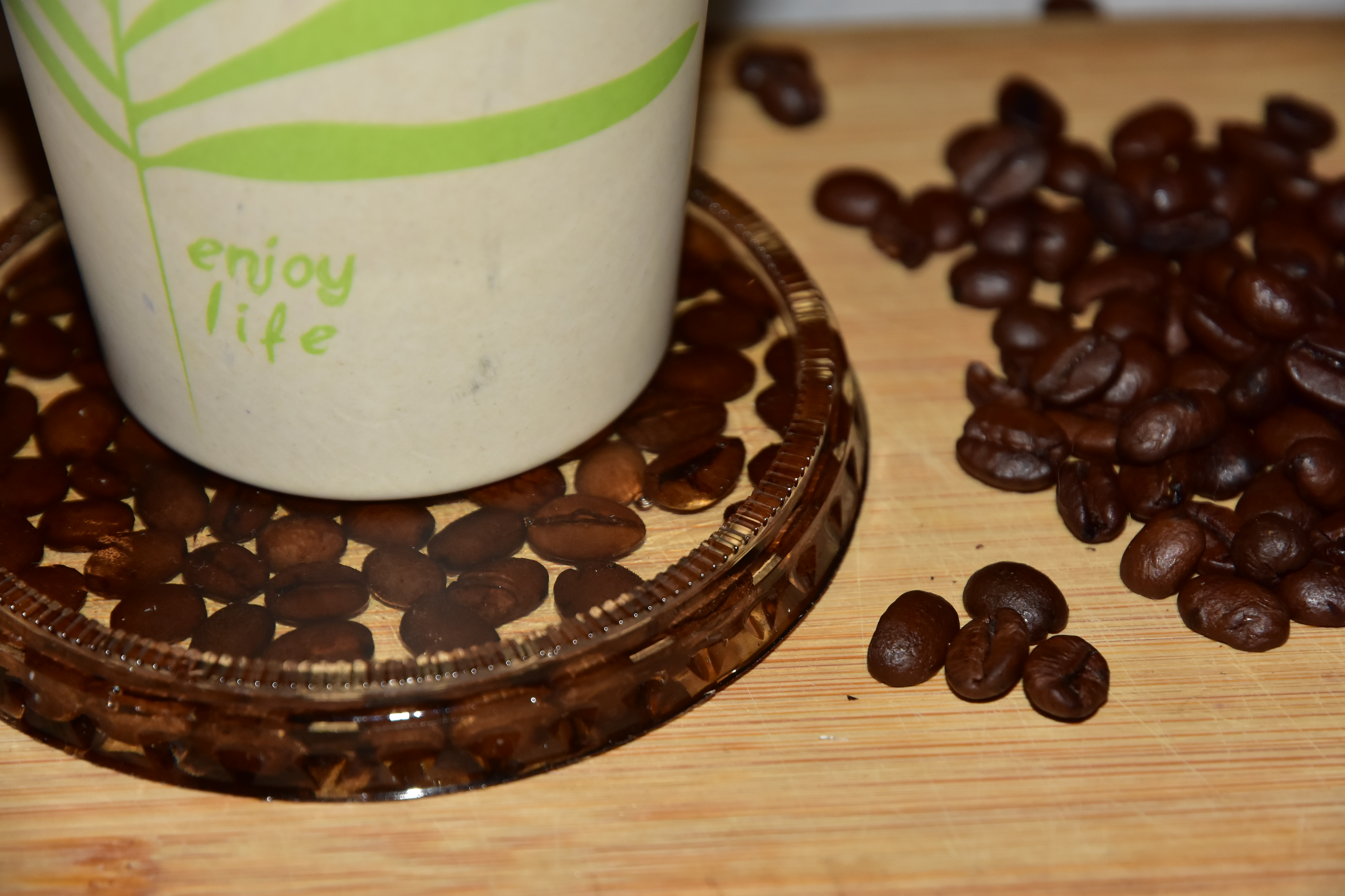 Resin Untersetzer mit Kaffeebohnen (klein mit Rand)